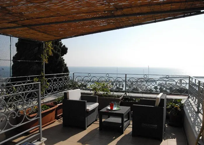 A Roof Between The Sky And The Sea 圣雷默